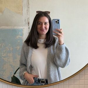 Meet your Posher, Alexis